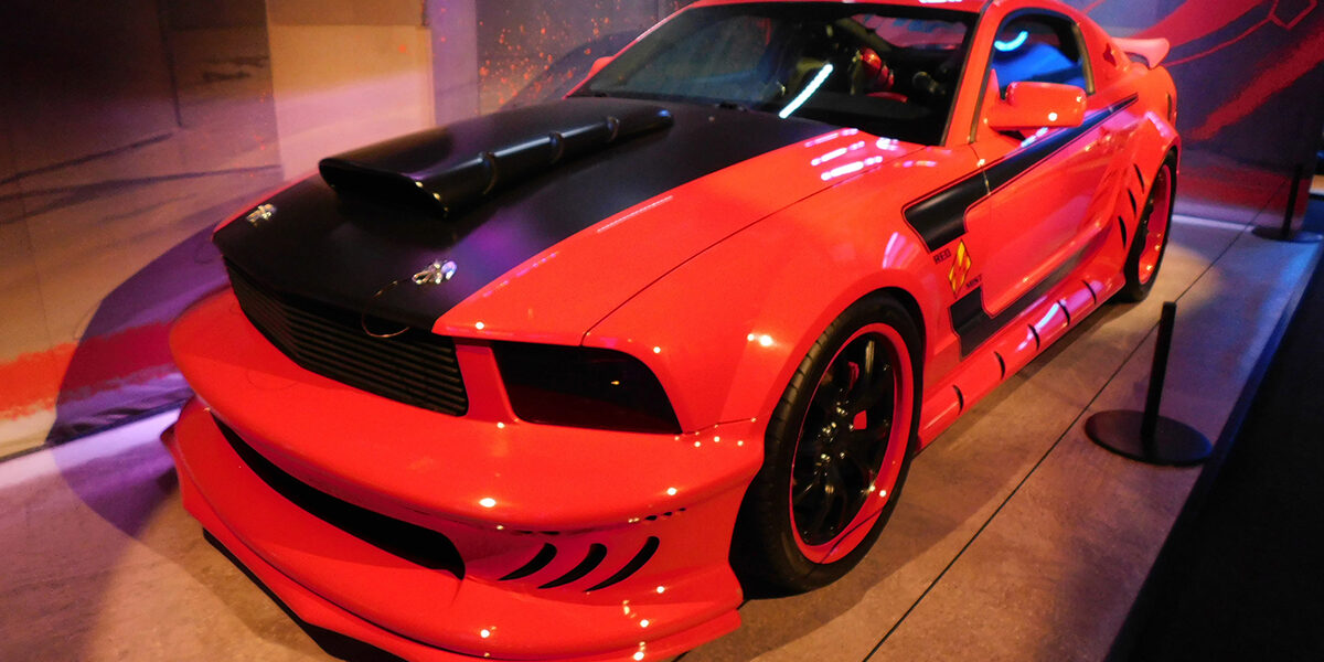 USS Angeles encounters wild Mustangs